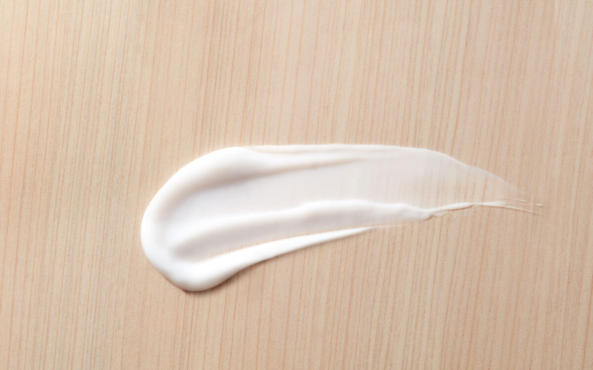 TAT22_AUG_Body_65_Milk_TXT_SWCH_ALL_0522_MD_7391_FINAL_sRGB